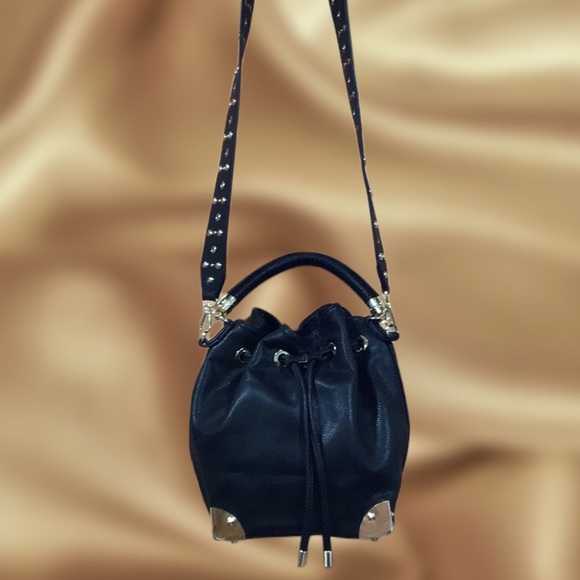 Dream Control Drawstring, Grommeted Shoulder Bag/Handbag, Black - Picture 4 of 13